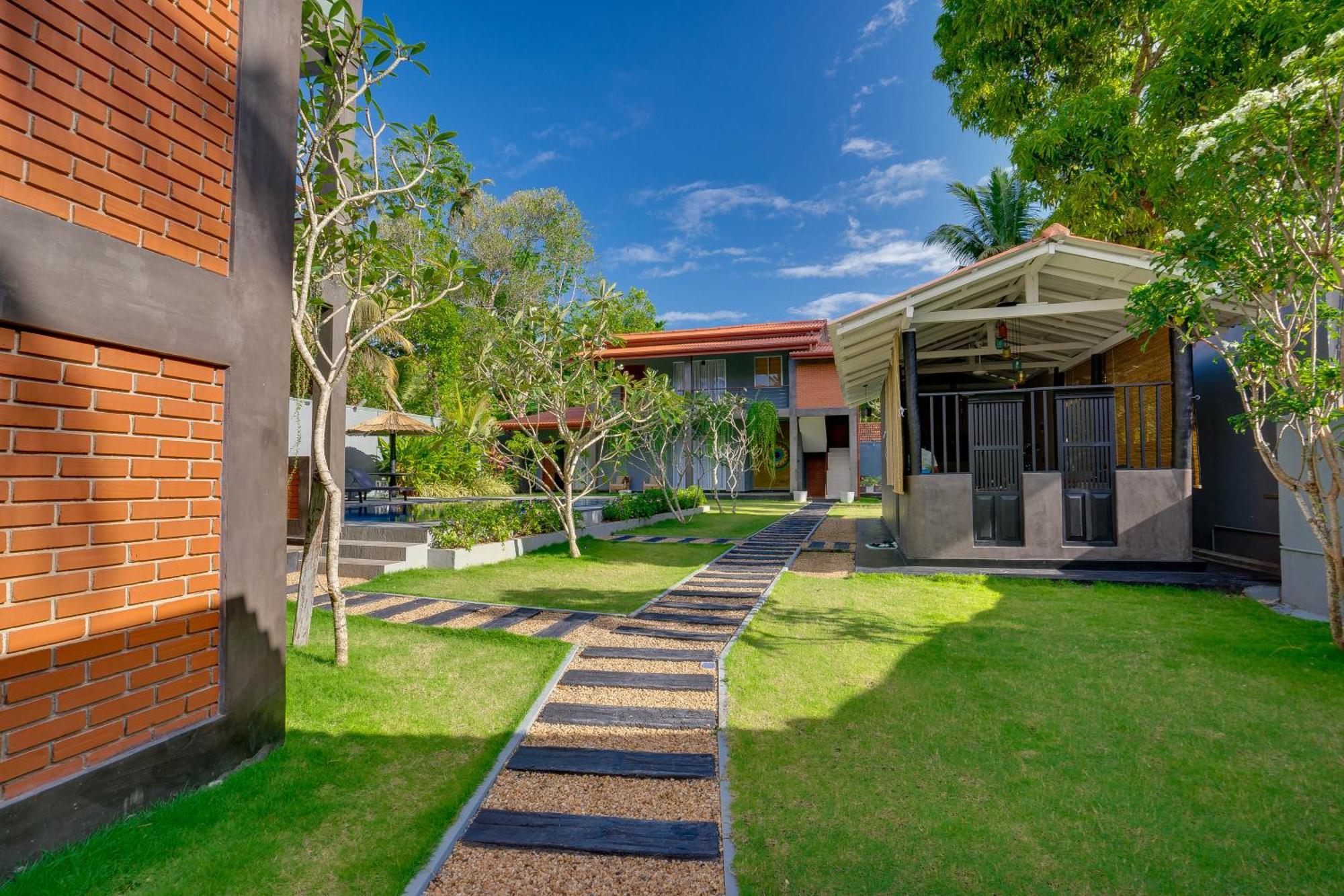 Hasthri Boutique Red Chalet In Ahangama With Pool Near Beach Exterior foto